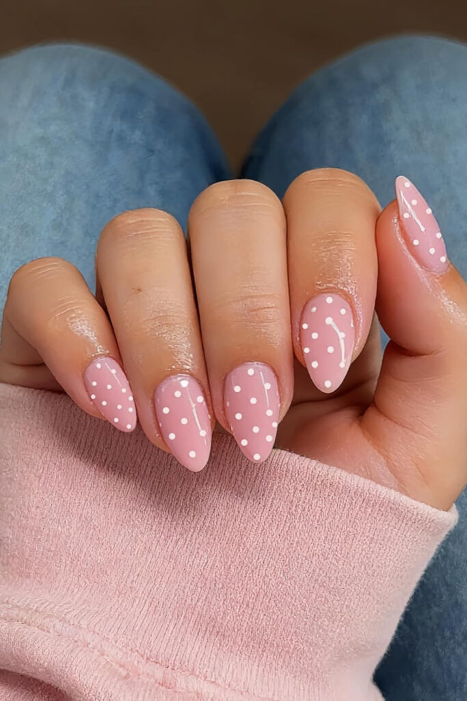 15+ Trending Polka Dot Nails for 2026