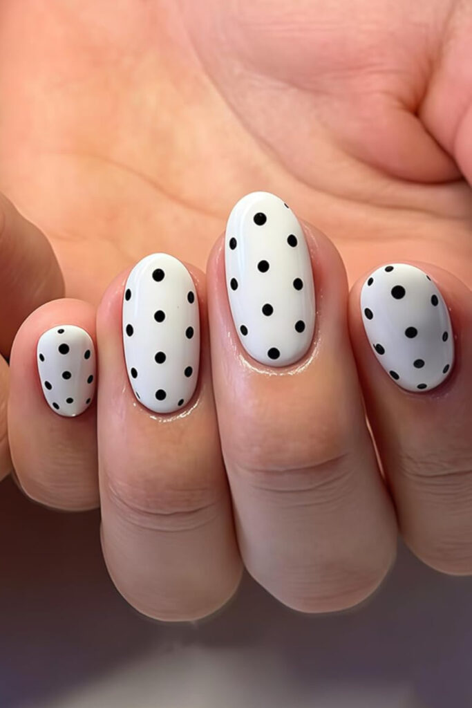 15+ Trending Polka Dot Nails for 2026