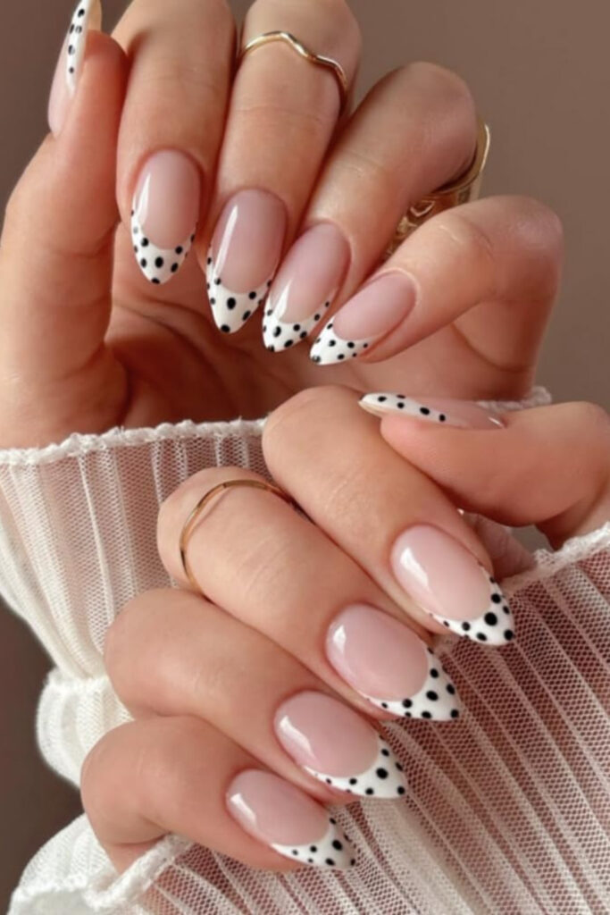 15+ Trending Polka Dot Nails for 2026