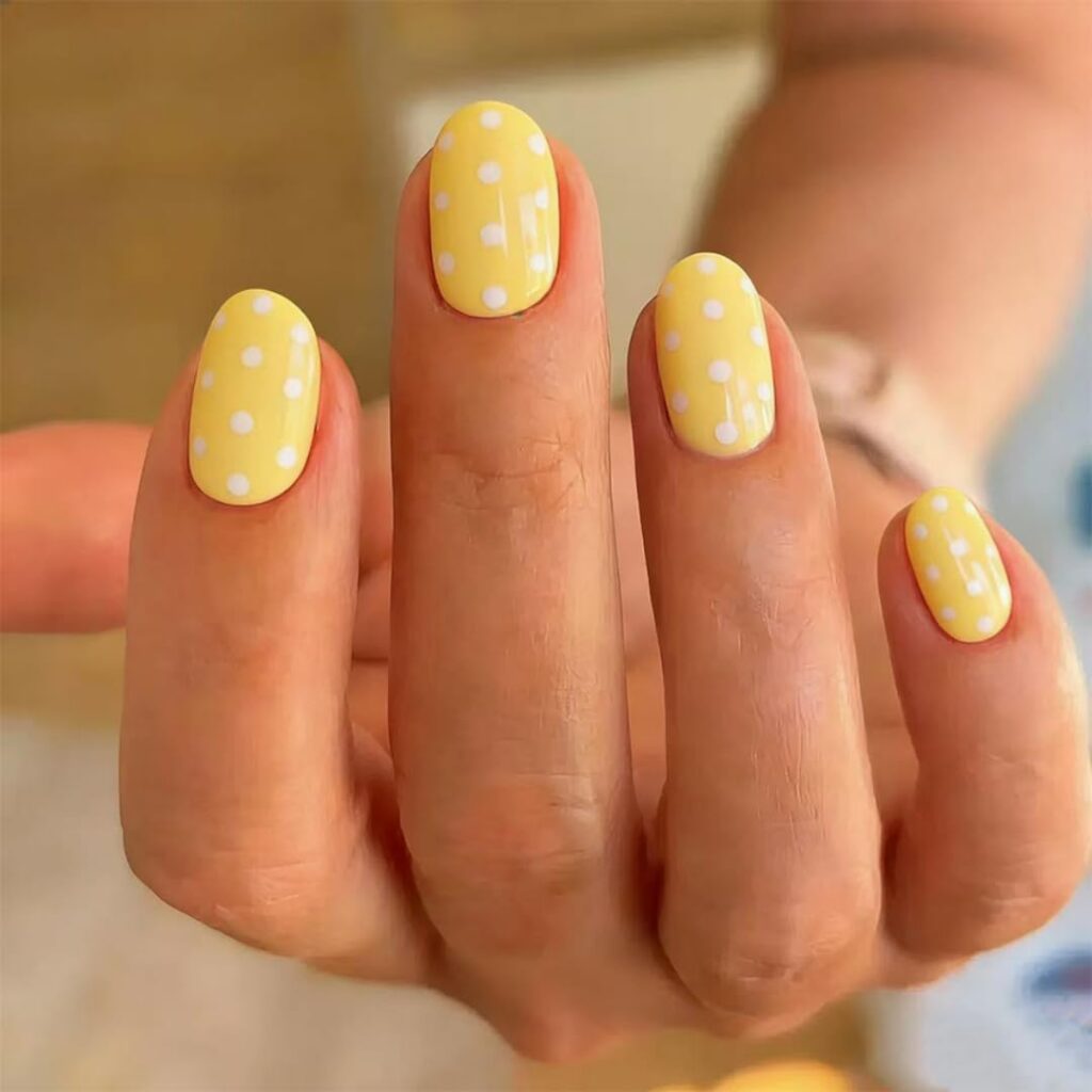 15+ Trending Polka Dot Nails for 2026