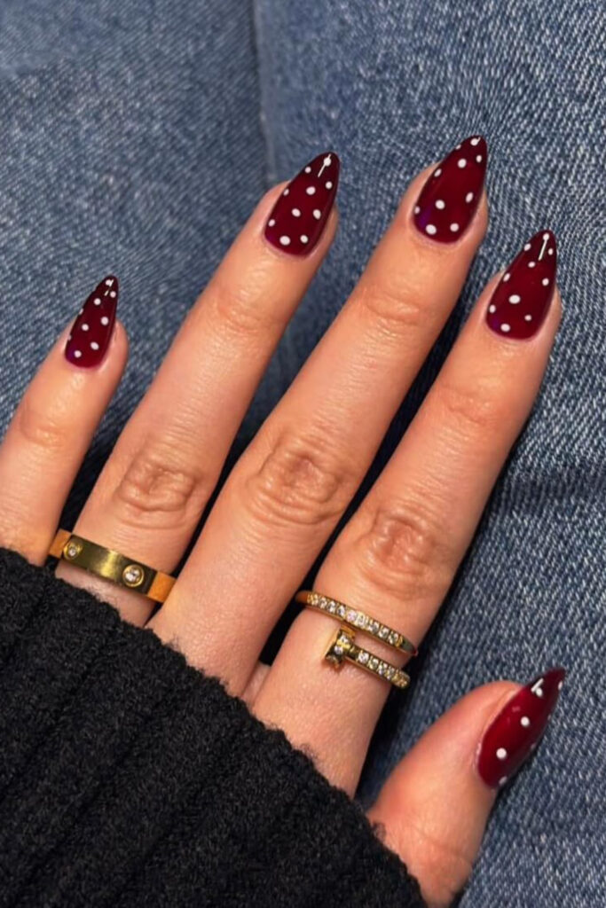 15+ Trending Polka Dot Nails for 2026