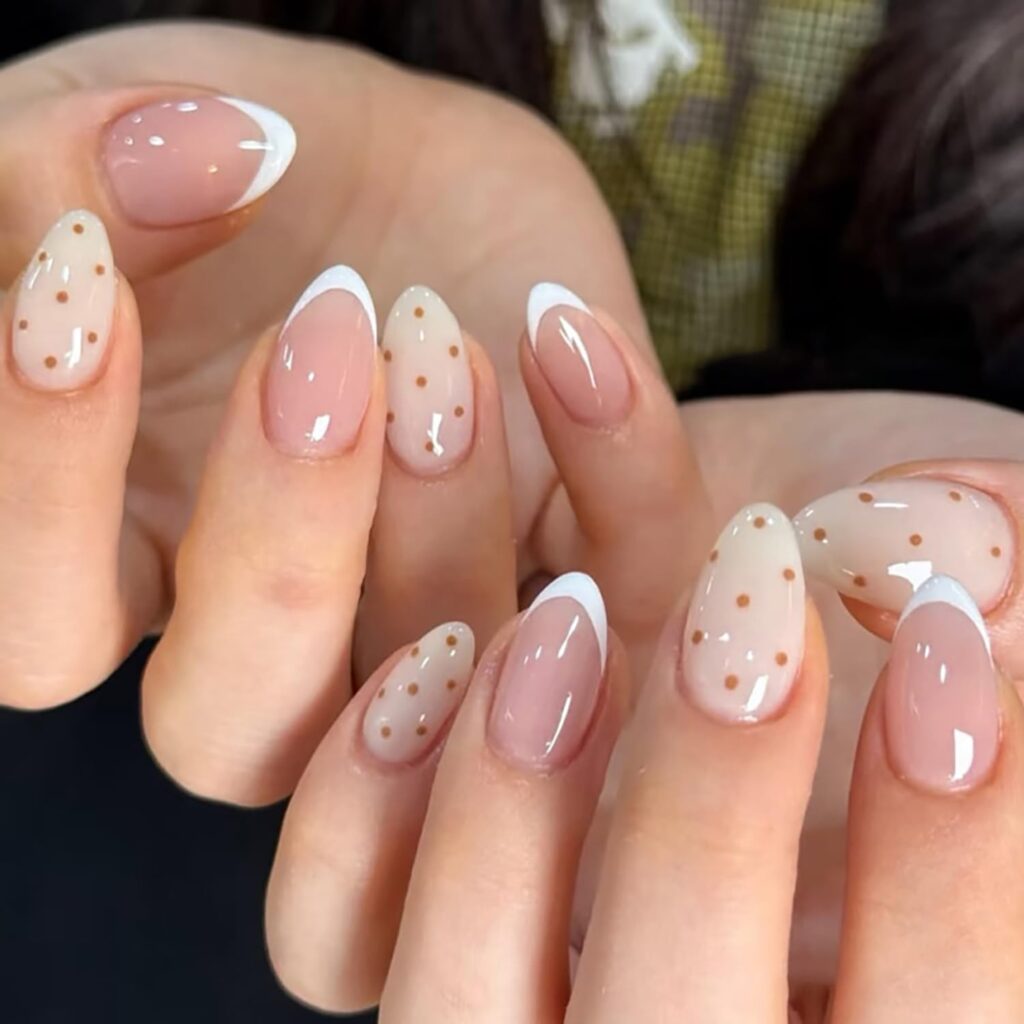 15+ Trending Polka Dot Nails for 2026