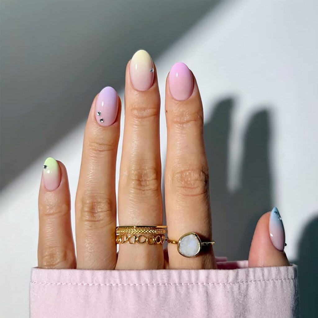 15+ Cutest Short Almond Nail Designs 2026