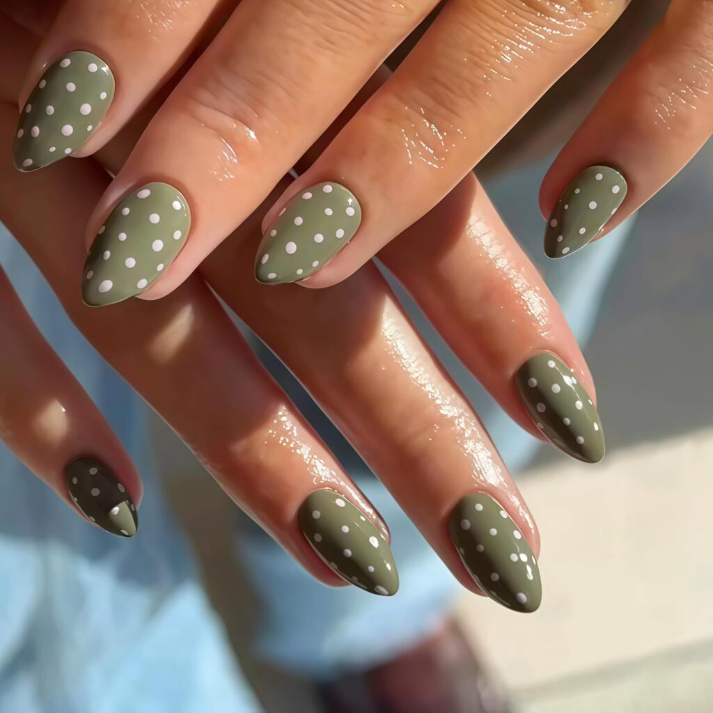 15+ Trending Polka Dot Nails for 2026