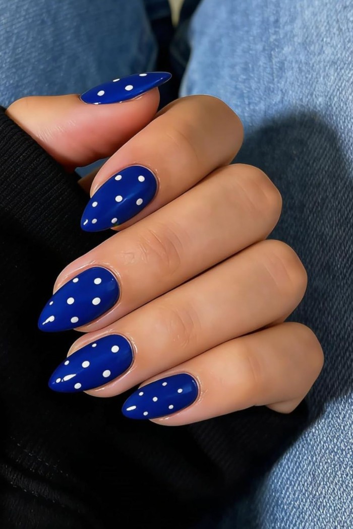 15+ Trending Polka Dot Nails for 2026